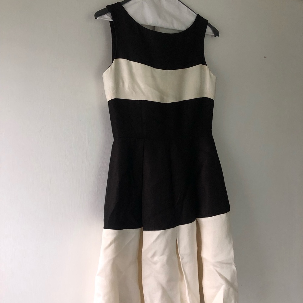 kate spade Black and White Sleeveless Fit-and-Flare Midi Dress